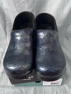 Dansko Women’s Professional Iridescent Textured Patent Leather Clogs